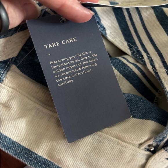 NWT Universal Thread 16 Navy Striped Mini Skirt Denim 15 inch Length Beachy - Picture 8 of 8